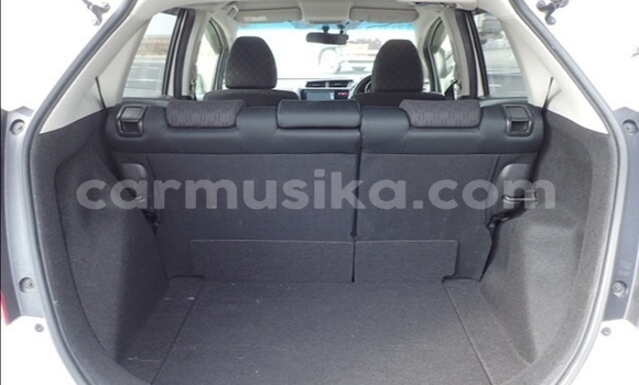 Acheter Occasion Voiture Honda Fit Blanc à Beitbridge, Matabeleland South Acheter Occasion Voiture Honda Fit Blanc à Beitbridge, Matabeleland South