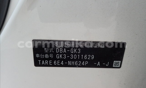 Acheter Occasion Voiture Honda Fit Blanc à Beitbridge, Matabeleland South Acheter Occasion Voiture Honda Fit Blanc à Beitbridge, Matabeleland South