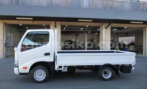 Buy Used Toyota Dyna White Truck in Beitbridge in Matabeleland South Buy Used Toyota Dyna White Truck in Beitbridge in Matabeleland South