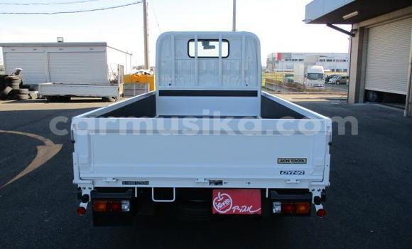 Buy Used Toyota Dyna White Truck in Beitbridge in Matabeleland South Buy Used Toyota Dyna White Truck in Beitbridge in Matabeleland South