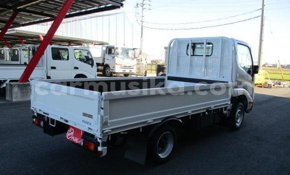 Buy Used Toyota Dyna White Truck in Beitbridge in Matabeleland South Buy Used Toyota Dyna White Truck in Beitbridge in Matabeleland South