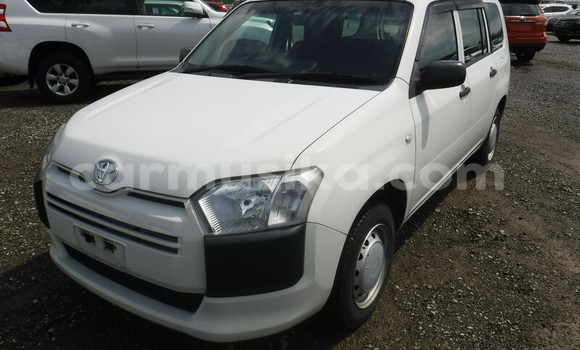 Buy Used Toyota Probox White Car in Beitbridge in Matabeleland South