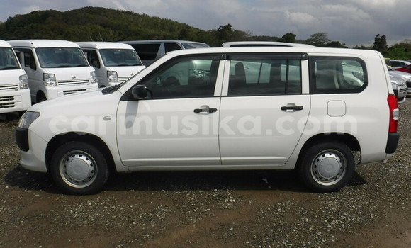 Buy Used Toyota Probox White Car in Beitbridge in Matabeleland South Buy Used Toyota Probox White Car in Beitbridge in Matabeleland South