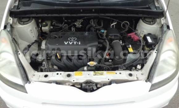 Tenga Tsaru Toyota FunCargo Chena Mota in Beitbridge in Matabeleland South Tenga Tsaru Toyota FunCargo Chena Mota in Beitbridge in Matabeleland South