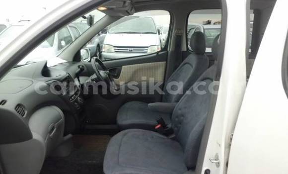 Tenga Tsaru Toyota FunCargo Chena Mota in Beitbridge in Matabeleland South Tenga Tsaru Toyota FunCargo Chena Mota in Beitbridge in Matabeleland South