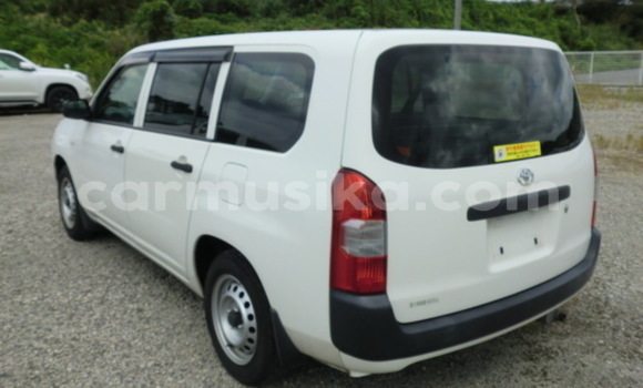 Acheter Occasion Voiture Toyota Probox Blanc à Beitbridge, Matabeleland South Acheter Occasion Voiture Toyota Probox Blanc à Beitbridge, Matabeleland South