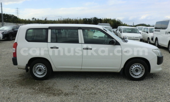 Acheter Occasion Voiture Toyota Probox Blanc à Beitbridge, Matabeleland South Acheter Occasion Voiture Toyota Probox Blanc à Beitbridge, Matabeleland South