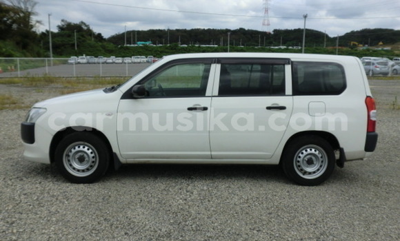 Acheter Occasion Voiture Toyota Probox Blanc à Beitbridge, Matabeleland South Acheter Occasion Voiture Toyota Probox Blanc à Beitbridge, Matabeleland South