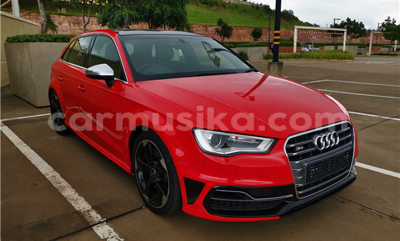Acheter Occasion Voiture Audi RS3 Rouge à Beitbridge, Matabeleland South Acheter Occasion Voiture Audi RS3 Rouge à Beitbridge, Matabeleland South