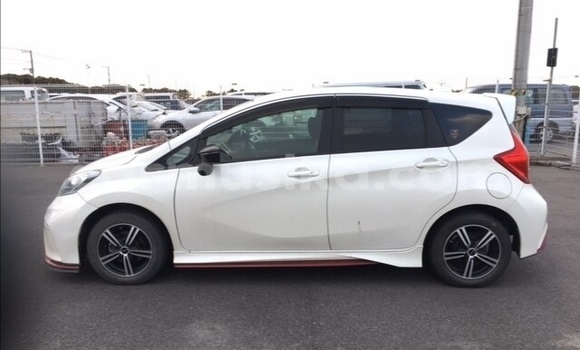 Acheter Occasion Voiture Nissan Note Blanc à Beitbridge, Matabeleland South Acheter Occasion Voiture Nissan Note Blanc à Beitbridge, Matabeleland South