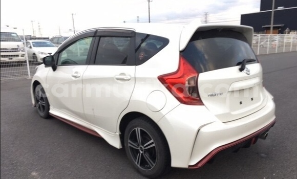 Acheter Occasion Voiture Nissan Note Blanc à Beitbridge, Matabeleland South Acheter Occasion Voiture Nissan Note Blanc à Beitbridge, Matabeleland South