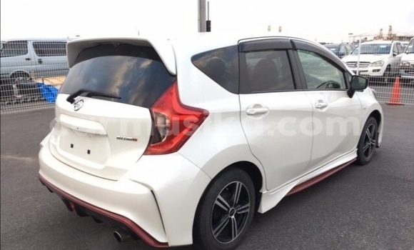 Acheter Occasion Voiture Nissan Note Blanc à Beitbridge, Matabeleland South Acheter Occasion Voiture Nissan Note Blanc à Beitbridge, Matabeleland South