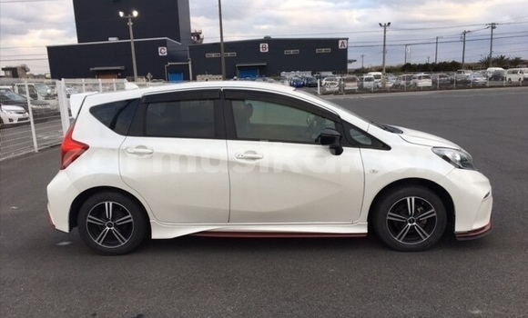 Acheter Occasion Voiture Nissan Note Blanc à Beitbridge, Matabeleland South Acheter Occasion Voiture Nissan Note Blanc à Beitbridge, Matabeleland South