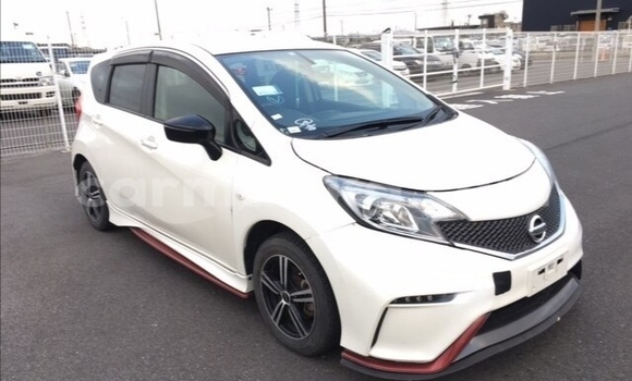 Acheter Occasion Voiture Nissan Note Blanc à Beitbridge, Matabeleland South Acheter Occasion Voiture Nissan Note Blanc à Beitbridge, Matabeleland South
