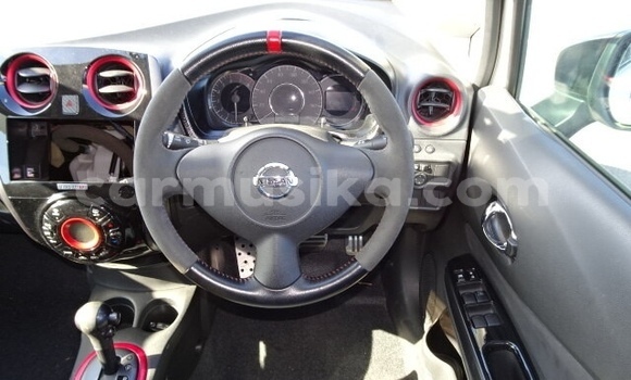 Acheter Occasion Voiture Nissan Note Blanc à Beitbridge, Matabeleland South Acheter Occasion Voiture Nissan Note Blanc à Beitbridge, Matabeleland South