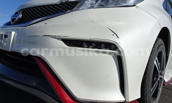 Acheter Occasion Voiture Nissan Note Blanc à Beitbridge, Matabeleland South Acheter Occasion Voiture Nissan Note Blanc à Beitbridge, Matabeleland South