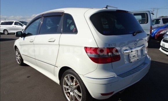 Tenga Tsaru Mercedes‒Benz B-klasse Chena Mota in Beitbridge in Matabeleland South Tenga Tsaru Mercedes‒Benz B-klasse Chena Mota in Beitbridge in Matabeleland South