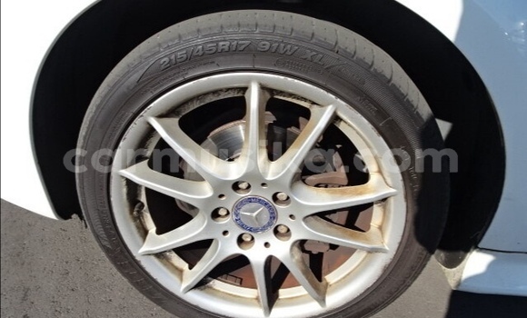 Tenga Tsaru Mercedes‒Benz B-klasse Chena Mota in Beitbridge in Matabeleland South Tenga Tsaru Mercedes‒Benz B-klasse Chena Mota in Beitbridge in Matabeleland South