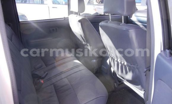 Buy Used Toyota Hilux White Car in Beitbridge in Matabeleland South Buy Used Toyota Hilux White Car in Beitbridge in Matabeleland South