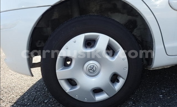 Acheter Occasion Voiture Toyota FunCargo Blanc à Beitbridge, Matabeleland South Acheter Occasion Voiture Toyota FunCargo Blanc à Beitbridge, Matabeleland South