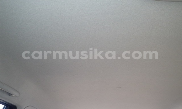 Acheter Occasion Voiture Toyota FunCargo Blanc à Beitbridge, Matabeleland South Acheter Occasion Voiture Toyota FunCargo Blanc à Beitbridge, Matabeleland South