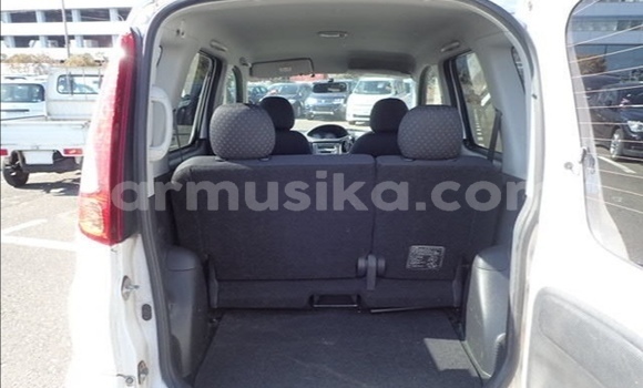 Acheter Occasion Voiture Toyota FunCargo Blanc à Beitbridge, Matabeleland South Acheter Occasion Voiture Toyota FunCargo Blanc à Beitbridge, Matabeleland South