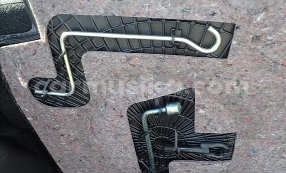 Acheter Occasion Voiture Toyota FunCargo Blanc à Beitbridge, Matabeleland South Acheter Occasion Voiture Toyota FunCargo Blanc à Beitbridge, Matabeleland South