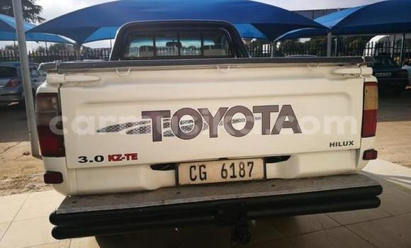 Tenga Tsaru Toyota Hilux Chena Mota in Beitbridge in Matabeleland South Tenga Tsaru Toyota Hilux Chena Mota in Beitbridge in Matabeleland South