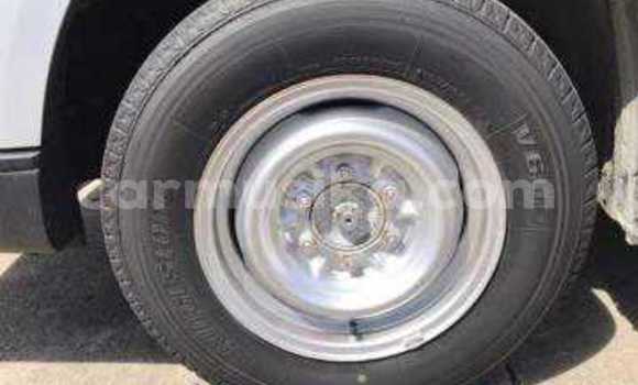 Buy Used Toyota Hiace Silver Car in Beitbridge in Matabeleland South Buy Used Toyota Hiace Silver Car in Beitbridge in Matabeleland South