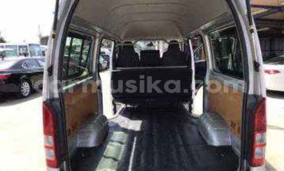 Buy Used Toyota Hiace Silver Car in Beitbridge in Matabeleland South Buy Used Toyota Hiace Silver Car in Beitbridge in Matabeleland South