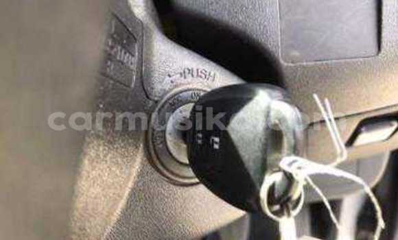 Buy Used Toyota Hiace Silver Car in Beitbridge in Matabeleland South Buy Used Toyota Hiace Silver Car in Beitbridge in Matabeleland South