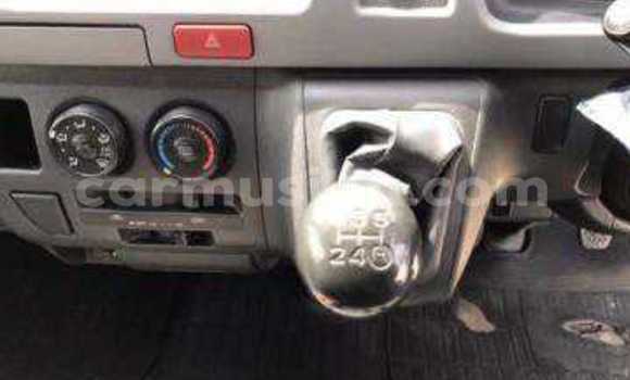 Buy Used Toyota Hiace Silver Car in Beitbridge in Matabeleland South Buy Used Toyota Hiace Silver Car in Beitbridge in Matabeleland South