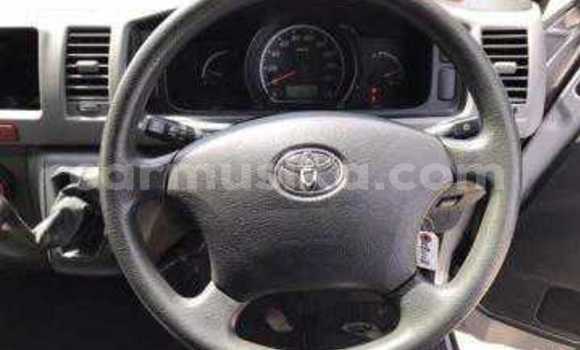 Buy Used Toyota Hiace Silver Car in Beitbridge in Matabeleland South Buy Used Toyota Hiace Silver Car in Beitbridge in Matabeleland South