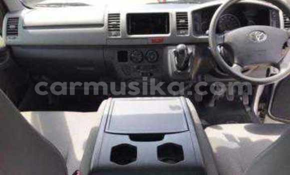 Buy Used Toyota Hiace Silver Car in Beitbridge in Matabeleland South Buy Used Toyota Hiace Silver Car in Beitbridge in Matabeleland South