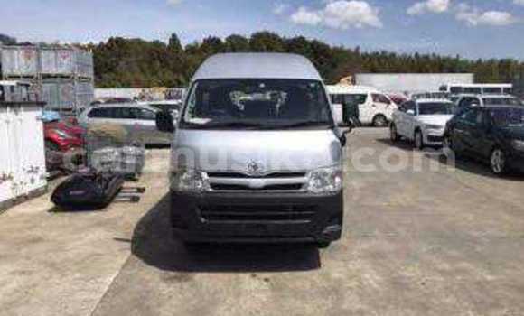 Buy Used Toyota Hiace Silver Car in Beitbridge in Matabeleland South Buy Used Toyota Hiace Silver Car in Beitbridge in Matabeleland South