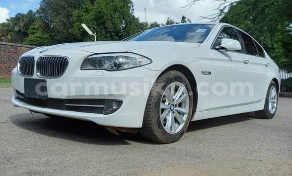Nunua Imported BMW 5–Series Nyeupe Gari ndani ya Harare nchini Harare