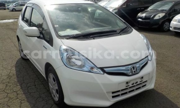 Acheter Occasion Voiture Honda Fit Blanc à Harare, Harare