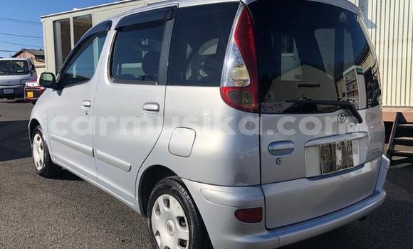 Acheter Occasion Voiture Toyota FunCargo Gris à Beitbridge, Matabeleland South Acheter Occasion Voiture Toyota FunCargo Gris à Beitbridge, Matabeleland South