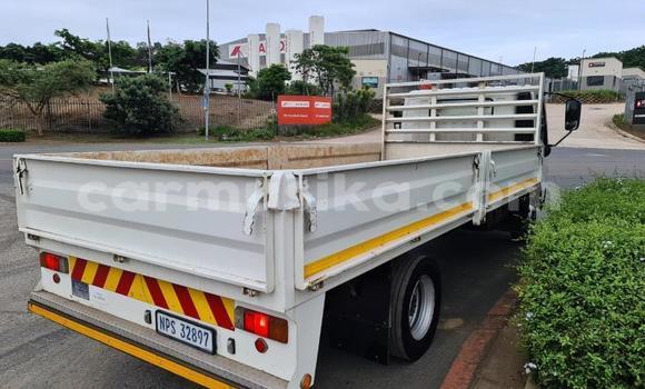 Buy Used Toyota Dyna White Truck in Beitbridge in Matabeleland South Buy Used Toyota Dyna White Truck in Beitbridge in Matabeleland South