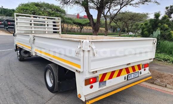 Buy Used Toyota Dyna White Truck in Beitbridge in Matabeleland South Buy Used Toyota Dyna White Truck in Beitbridge in Matabeleland South