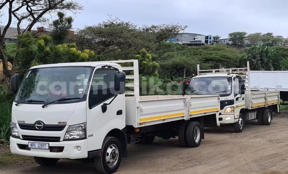 Buy Used Toyota Dyna White Truck in Beitbridge in Matabeleland South Buy Used Toyota Dyna White Truck in Beitbridge in Matabeleland South