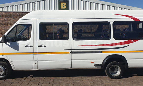 Buy Used Mercedes‒Benz 250 White Car in Beitbridge in Matabeleland South Buy Used Mercedes‒Benz 250 White Car in Beitbridge in Matabeleland South