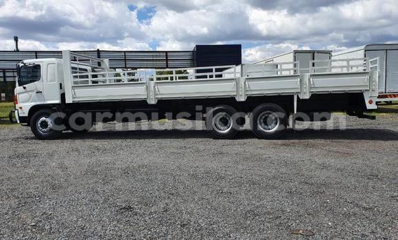 Buy Used Hino 300 White Truck in Beitbridge in Matabeleland South Buy Used Hino 300 White Truck in Beitbridge in Matabeleland South