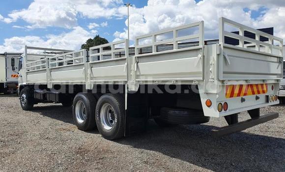 Buy Used Hino 300 White Truck in Beitbridge in Matabeleland South Buy Used Hino 300 White Truck in Beitbridge in Matabeleland South