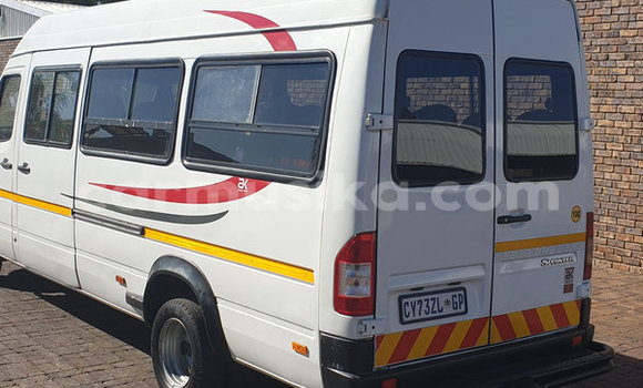 Buy Used Mercedes‒Benz 250 White Car in Beitbridge in Matabeleland South Buy Used Mercedes‒Benz 250 White Car in Beitbridge in Matabeleland South