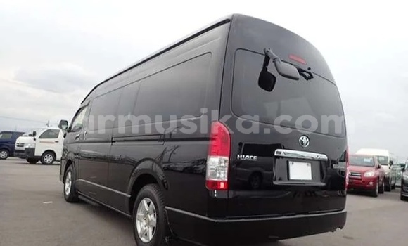 Buy Import Toyota Hiace Black Car in Beitbridge in Matabeleland South Buy Import Toyota Hiace Black Car in Beitbridge in Matabeleland South