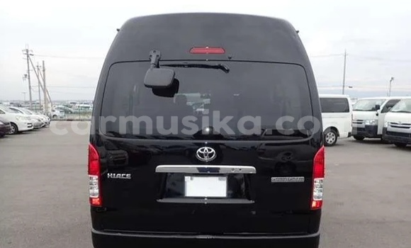 Buy Import Toyota Hiace Black Car in Beitbridge in Matabeleland South Buy Import Toyota Hiace Black Car in Beitbridge in Matabeleland South