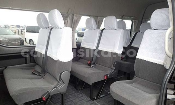 Buy Import Toyota Hiace Black Car in Beitbridge in Matabeleland South Buy Import Toyota Hiace Black Car in Beitbridge in Matabeleland South