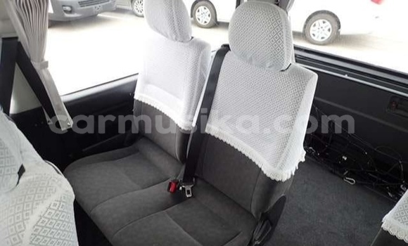 Buy Import Toyota Hiace Black Car in Beitbridge in Matabeleland South Buy Import Toyota Hiace Black Car in Beitbridge in Matabeleland South