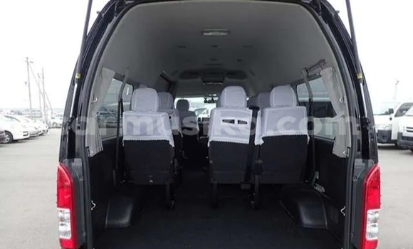 Buy Import Toyota Hiace Black Car in Beitbridge in Matabeleland South Buy Import Toyota Hiace Black Car in Beitbridge in Matabeleland South